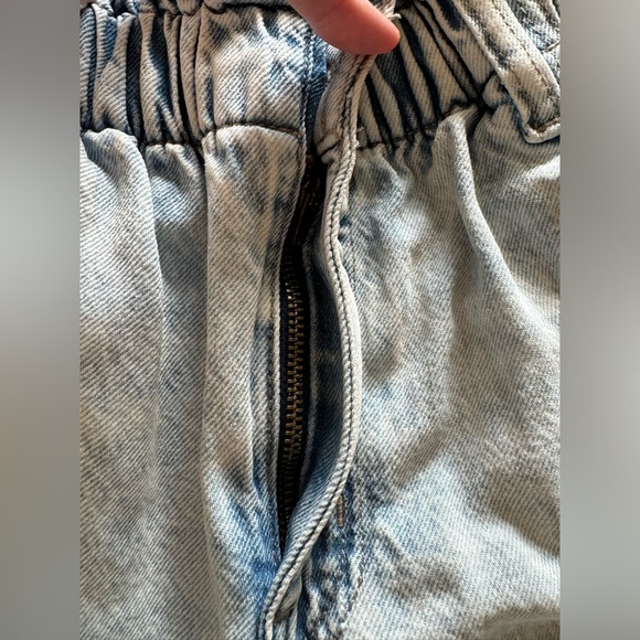 SO ripped jeans! Size 0/24! Excellent condition! - Picture 6 of 7